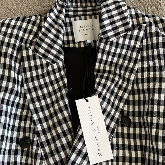 Blazer - Picture 2 of 2